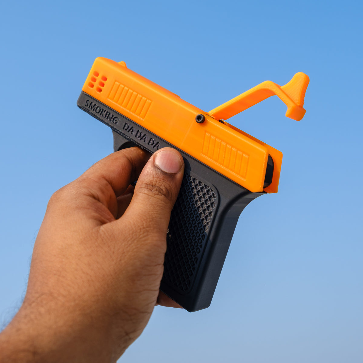 Gun-Shaped Cigarette  Holder with Built-In Jet Lighter | 8-Cigarette